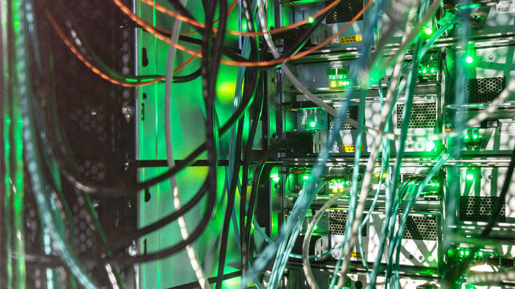 Datenschrank von hinten