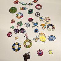 Emaillierte Schmuckstücke